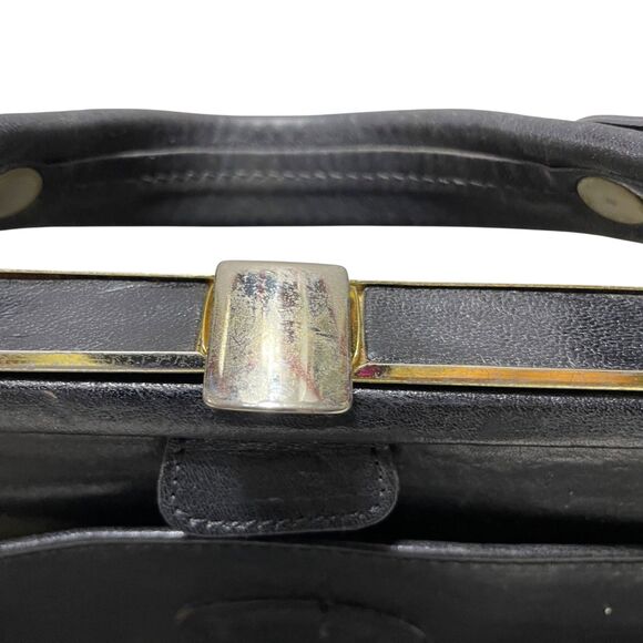 Oroton Leather Handbag Vintage Classic Minor Wear on Brass and Lining See Pics - Picture 3 of 10